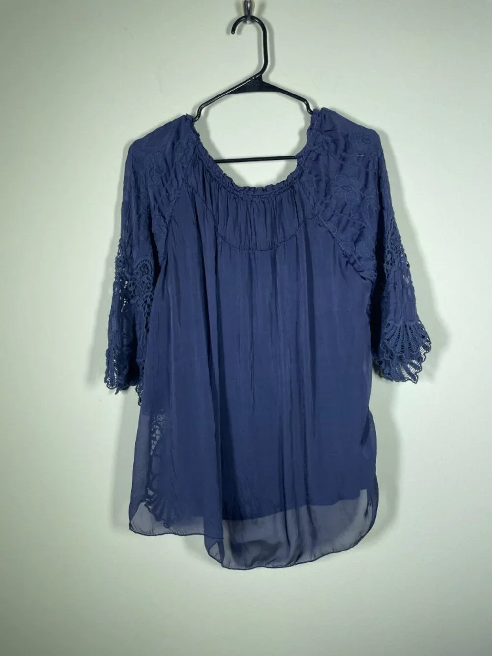 Le Marais Paris 100% Silk Navy Blouse Size L Artsy Bell Sleeve Lace Embroidered! - Picture 5 of 5